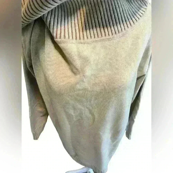 BLOOMCHIC Women’s Size 12 Sweater with Fold Over Ribbed Collar in Tan NWT - Picture 4 of 12
